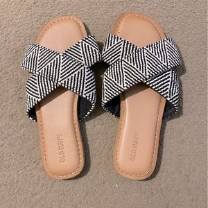Old Navy Cross Strap Sandal